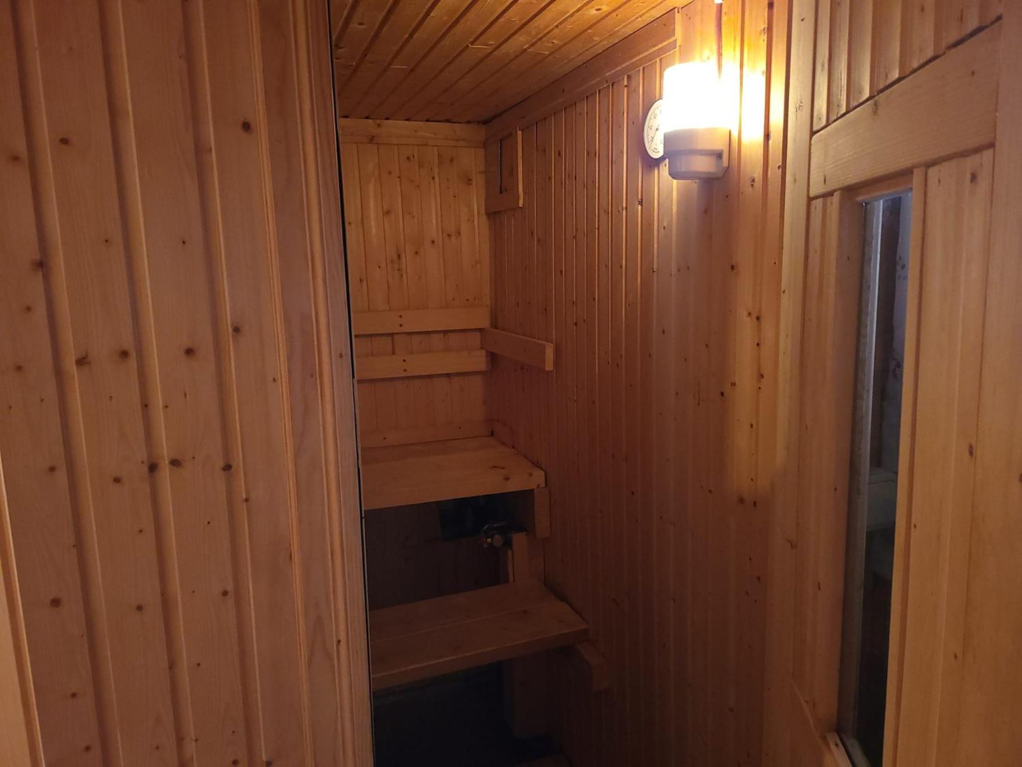 Villa Lilla Huset Med Stor Traedgardstomt Naera Golf Och Hav Trosa Exterior foto